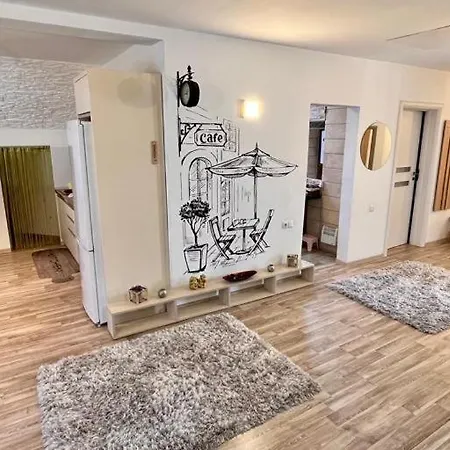 Апартаменти Cristina House *