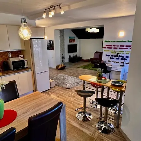 Апартаменти Cristina House *