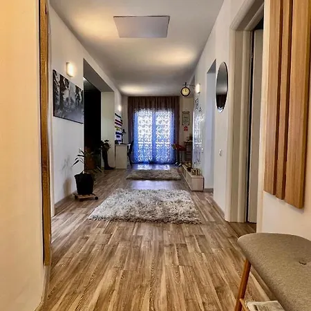 Апартаменти Cristina House Брашов