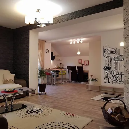 Апартаменти Cristina House *