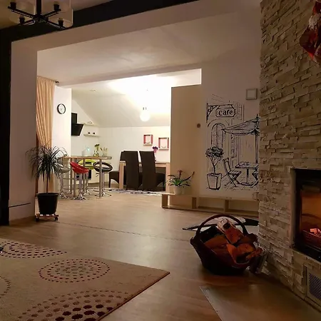 Апартаменти Cristina House Брашов