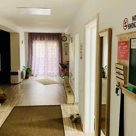 Cristina House Апартаменти