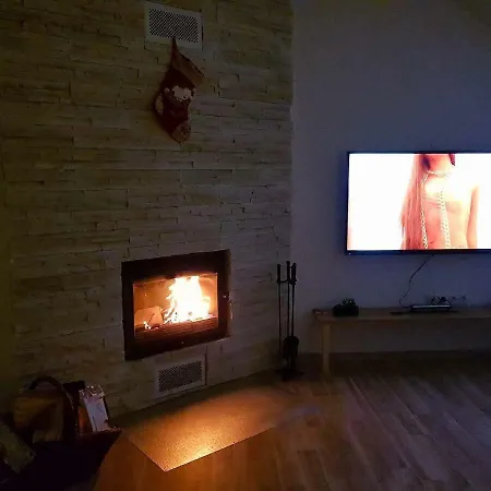 Cristina House Апартаменти